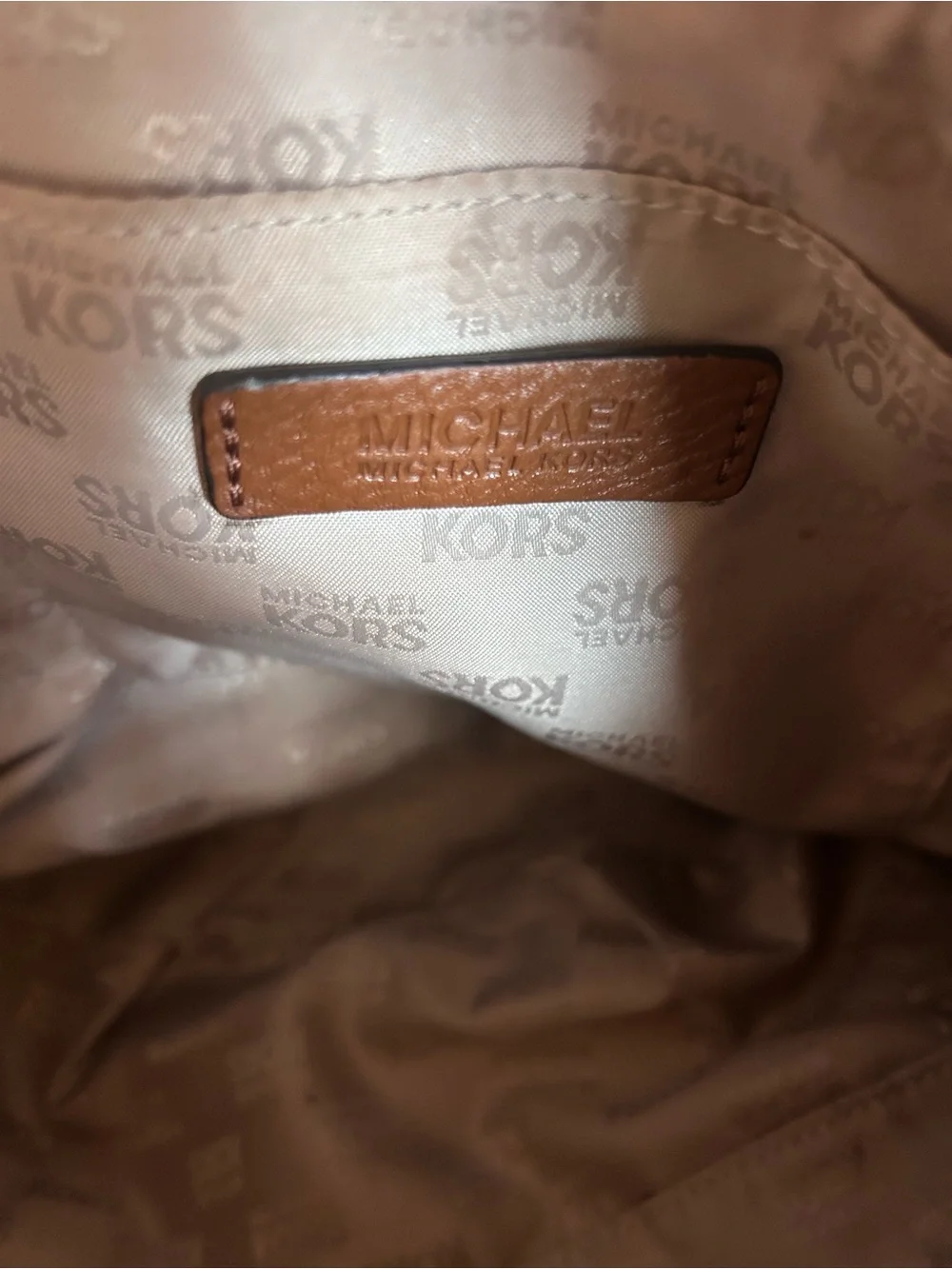 Michael Kors Fulton Hobo in brown pebble leather
